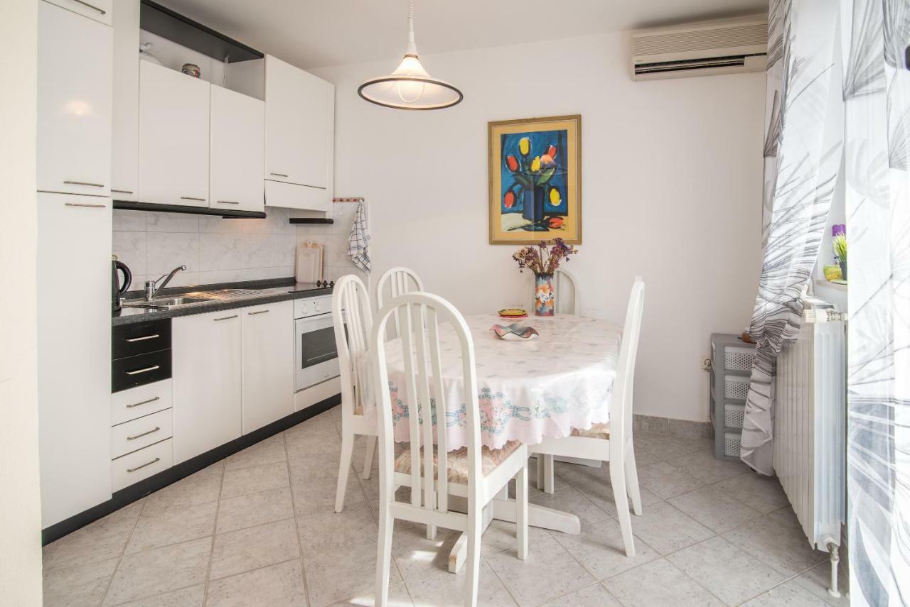 Apartmán Ksenija Kornić Exteriér fotografie